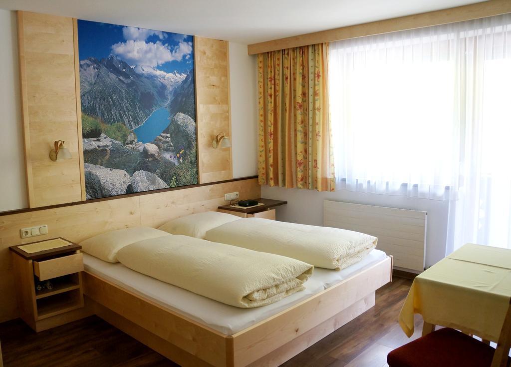 Roasnerhof Appartement Finkenberg Kamer foto