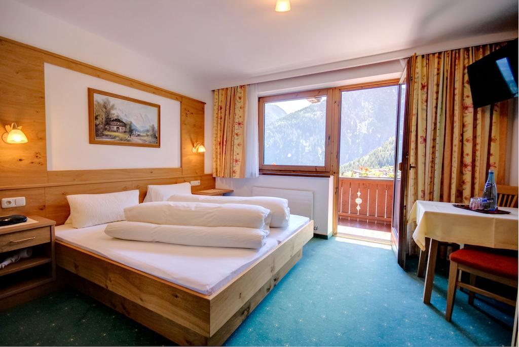 Roasnerhof Appartement Finkenberg Buitenkant foto
