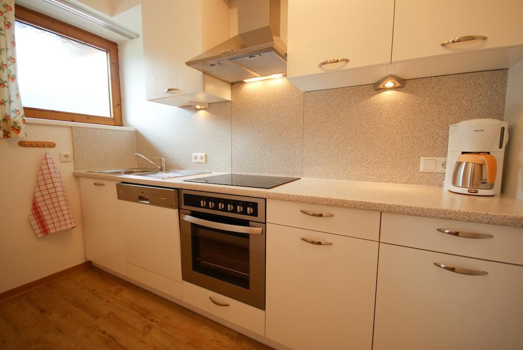 Roasnerhof Appartement Finkenberg Kamer foto