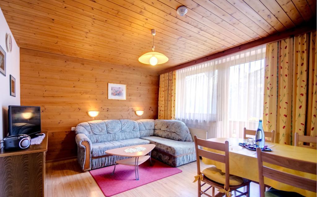 Roasnerhof Appartement Finkenberg Kamer foto